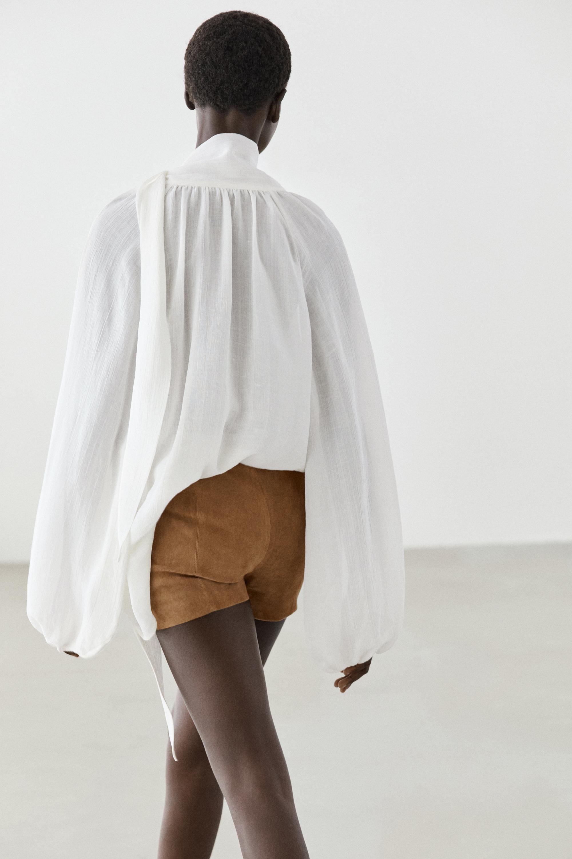 Suede leather shorts with seam details